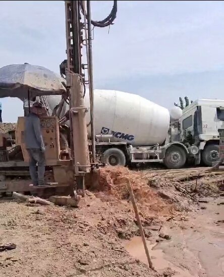 湖北岩石井施工